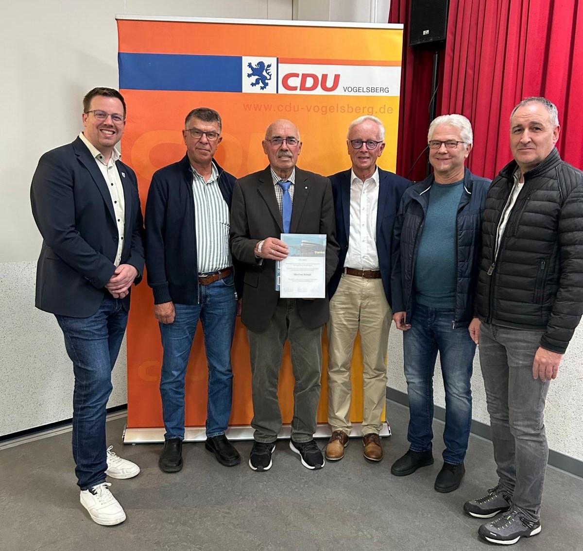 Foto : CDU Kirtorf 
von links nach rechts Bgm. Foto : CDU Kirtorf                          von links nach rechts Bgm 
Christoph Lck, Dr. Hartmut Printz, Manfred Schaaf, Wolfgang Schnhals und Ralf Vlzing
